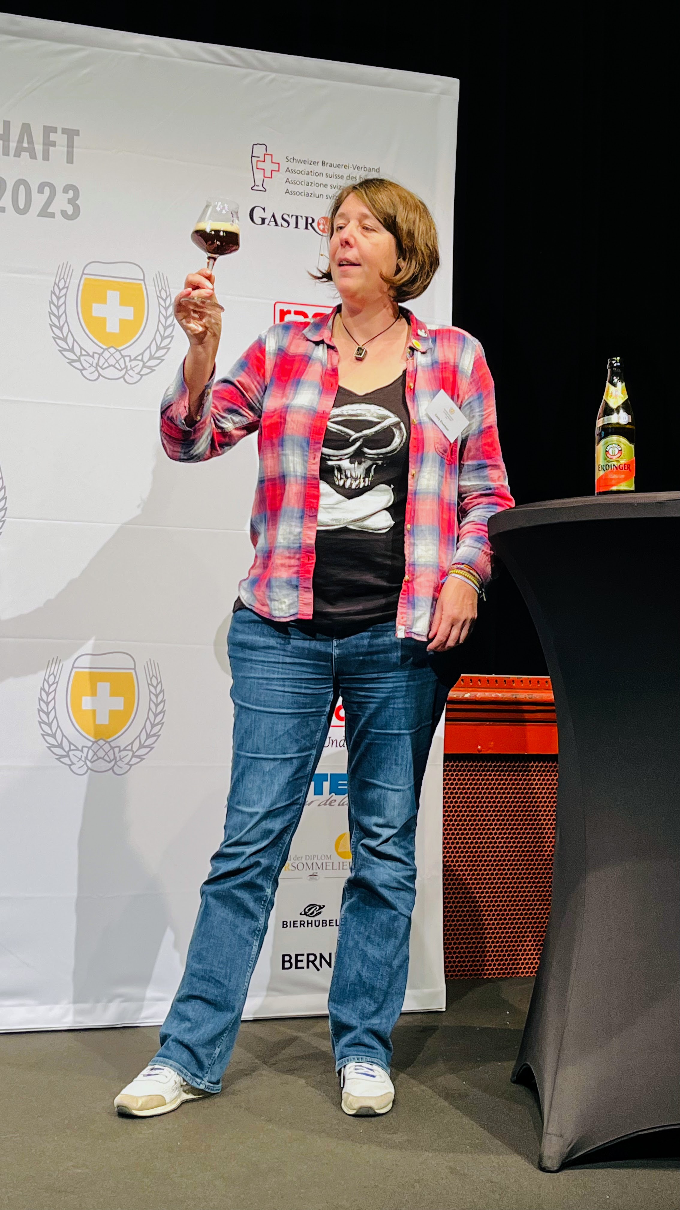 Bierpräsentation von Cindy Elsenbast bei der Schweizer Meisterschaft der Biersommeliers